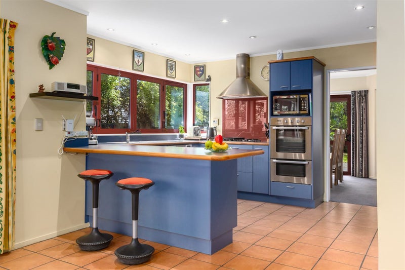 12 Kilkelly Close, Tawa, Wellington - Carousel 2