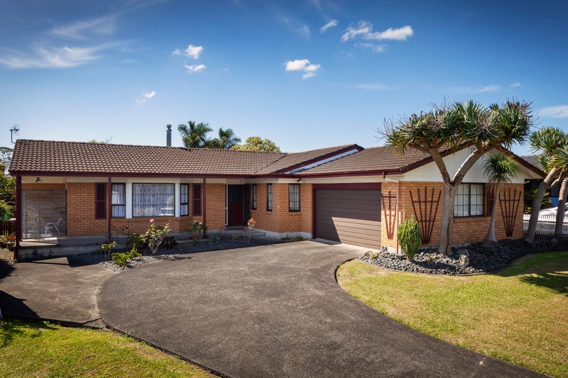 39 Frank Evans Place, Henderson, Auckland - Carousel 1