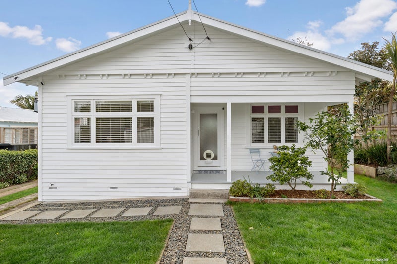 26 Jubilee Avenue, One Tree Hill, Auckland - Carousel 1