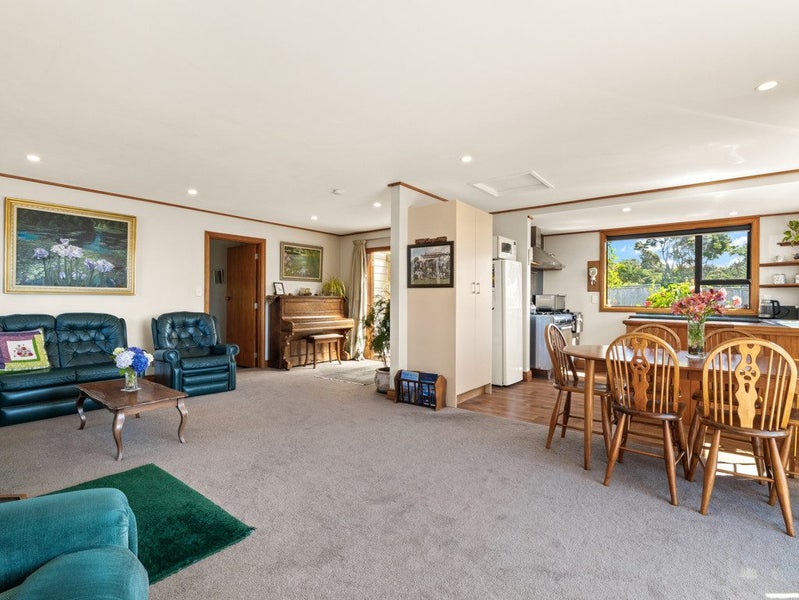 6 FRANCES ST, Taieri Beach, Taieri Mouth - Carousel 2