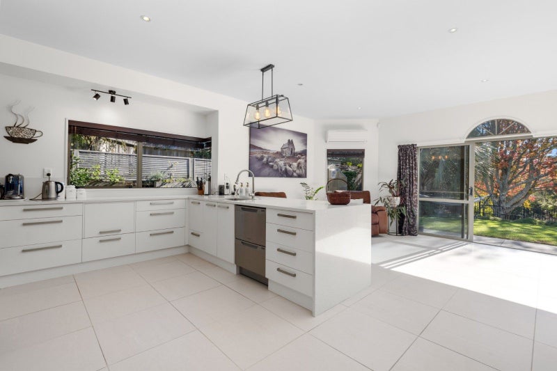 38 Rowesdale Drive, Ohauiti, Tauranga - Carousel 2