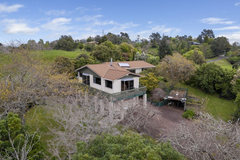 16 Freeth Drive, Ridgewood, New Plymouth - Carousel 2