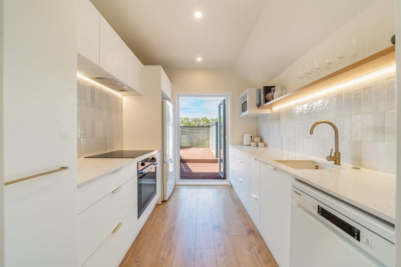 21 The Quarterdeck, Whitby, Porirua - Carousel 2