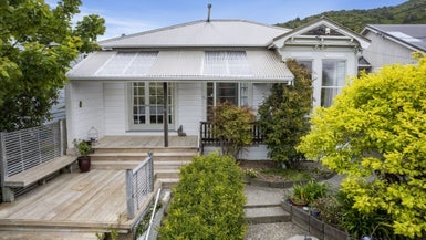 87 Standen Street, Karori, Wellington - Carousel 1