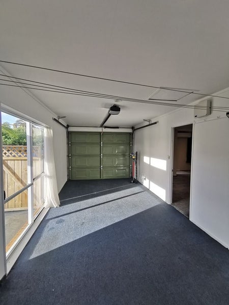 1 Marbella Drive, Massey, Auckland - Carousel 15