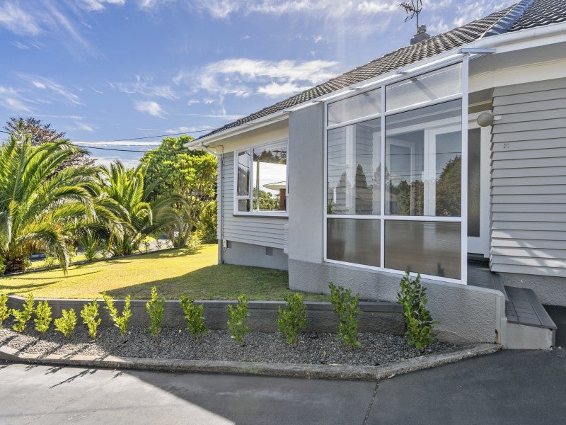 32 Plympton Street, Brooklands, New Plymouth - Carousel 1