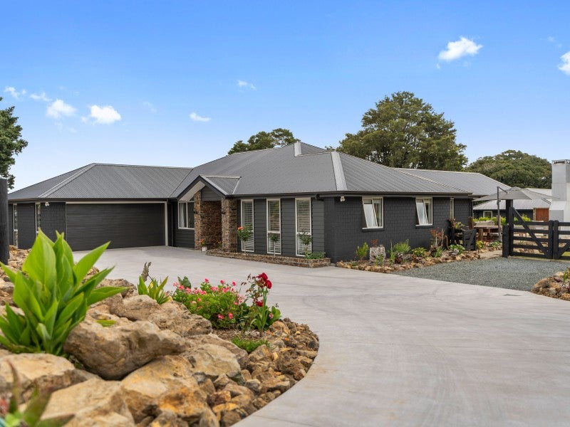 25 Capstone Place, Te Kamo, Whangārei - Carousel 1