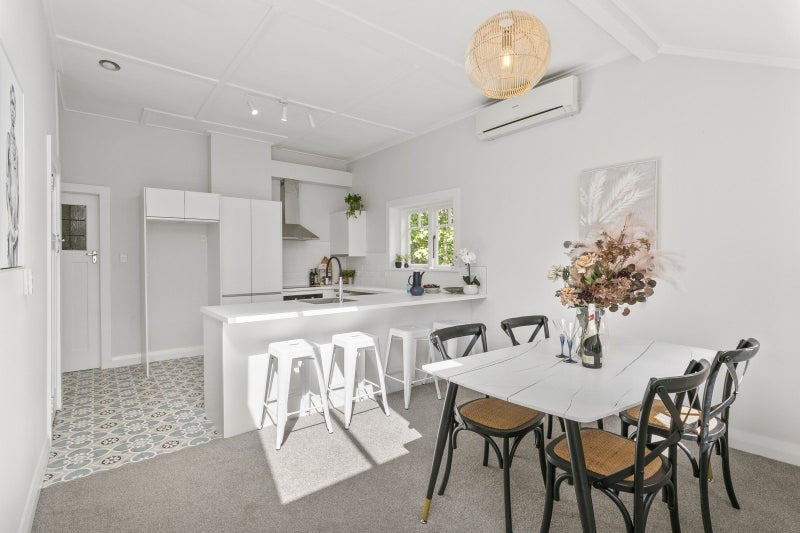 10 John Street, Mount Cook, Wellington - Carousel 1