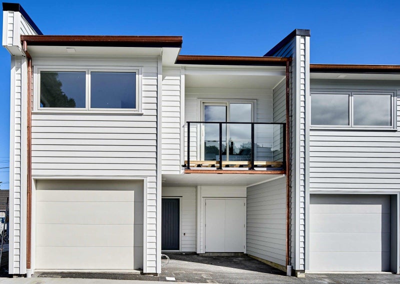 417B Grays Road, Porirua - Carousel 1