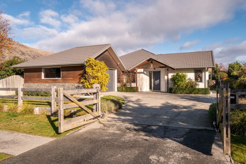 38 Erskine Street, Lake Hayes, Queenstown - Carousel 1