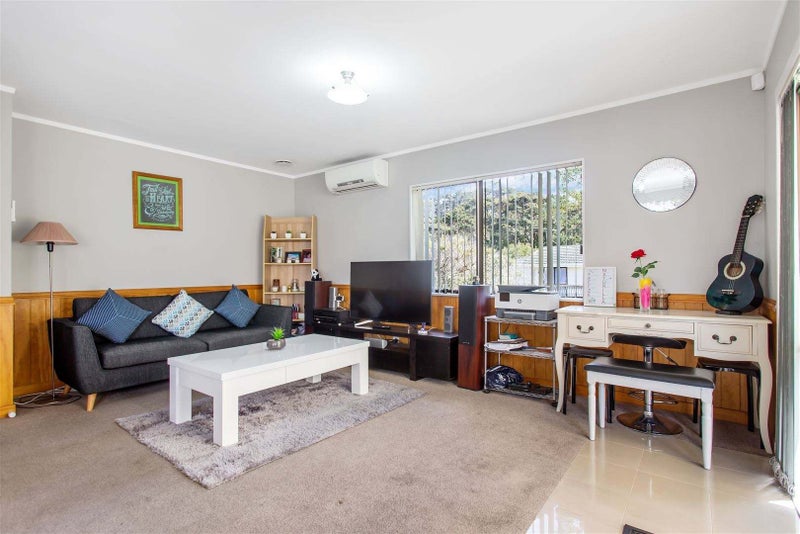 2/134 Spinella Drive, Bayview, Auckland - Carousel 2