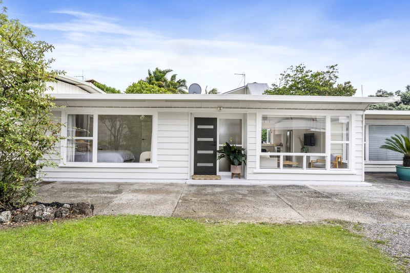 2/17 Seacliffe Avenue, Belmont, Auckland - Carousel 2