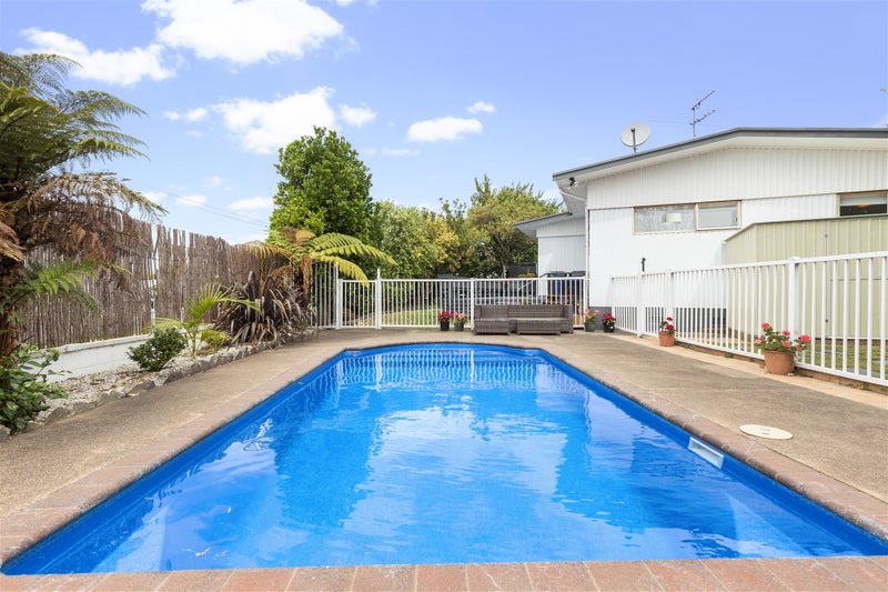 30 Butterworth Avenue, Opaheke, Papakura - Carousel 1