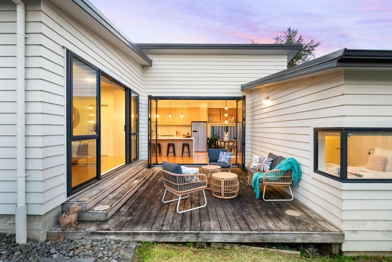 8A Elcoat Avenue, Henderson, Auckland - Carousel 2