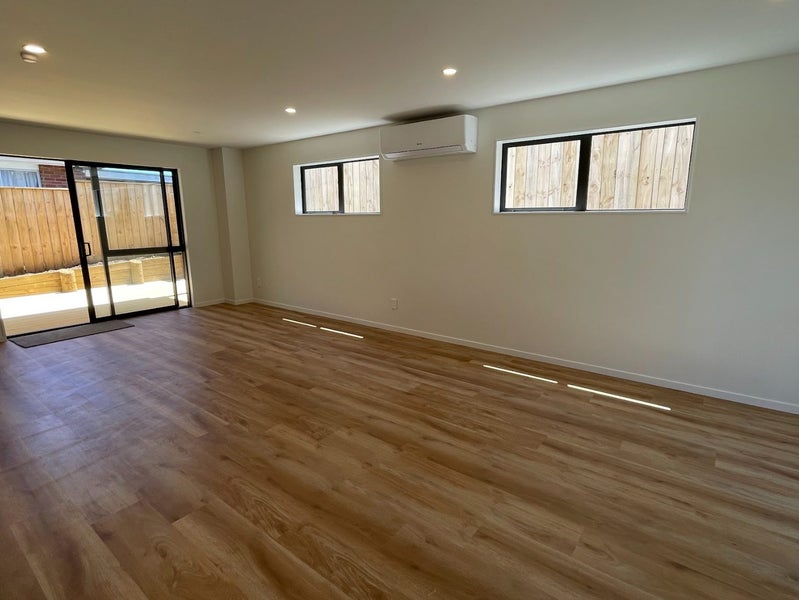 6B Cairngorm Place, Highland Park, Auckland - Carousel 2