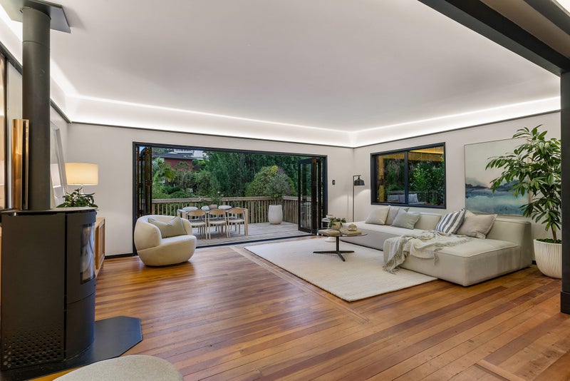 20 Heathcote Road, Castor Bay, Auckland - Carousel 2