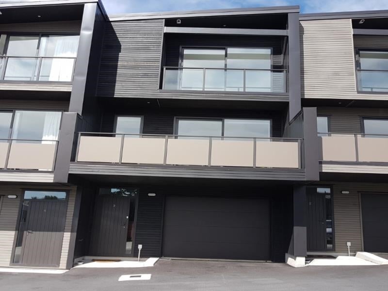 3/80 Seatoun Heights Road, Seatoun, Wellington - Carousel 1