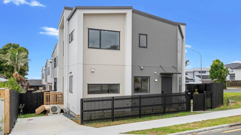 57 Bradbury Road, Botany Downs, Auckland - Carousel 1