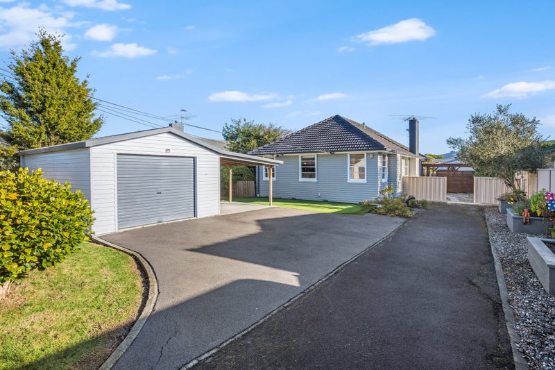 16 Fraser Crescent, Elderslea, Upper Hutt - Carousel 2