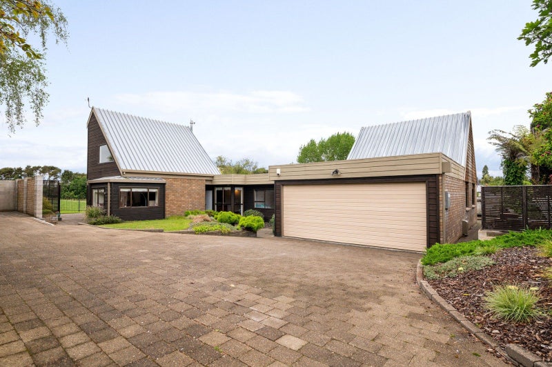 126 Totara Drive, Pukete, Hamilton - Carousel 1