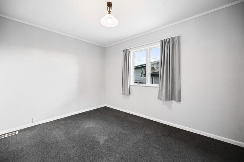 42 Bretton Terrace, Hillcrest, Hamilton - Carousel 14