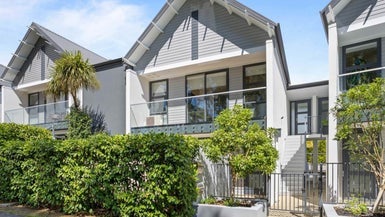 12A Blake Greens, Silverdale, Silverdale - Carousel 1