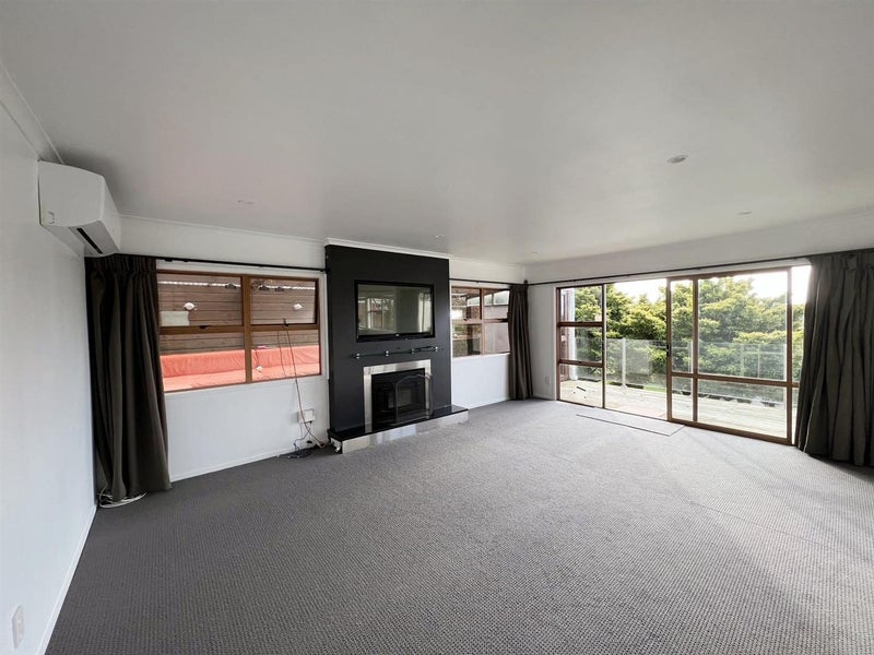 35 Widmore Drive, Massey, Auckland - Carousel 20