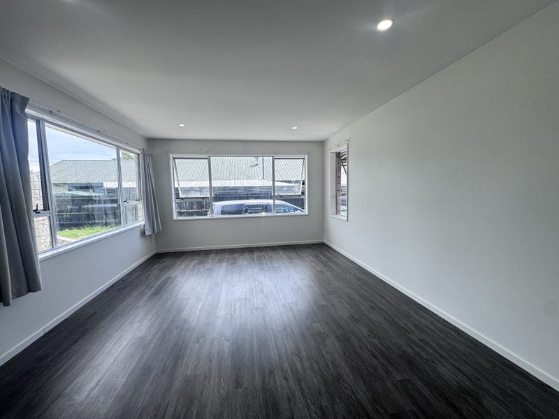 32 Dunbarton Street, Redwood, Christchurch - Carousel 2