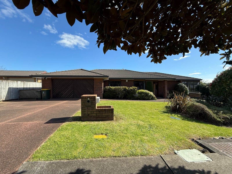 51 Bob Charles Drive, Golflands, Auckland - Carousel 1