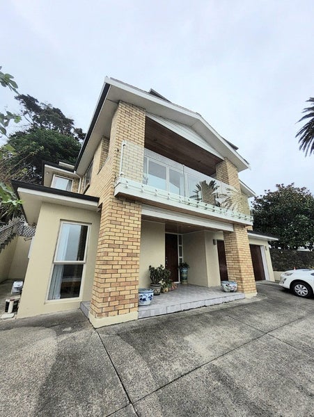 15 Domain Lane, Mangere Bridge, Auckland - Carousel 1