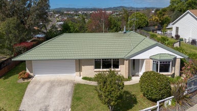 32 Tawhiri View, Pyes Pa, Tauranga - Carousel 1