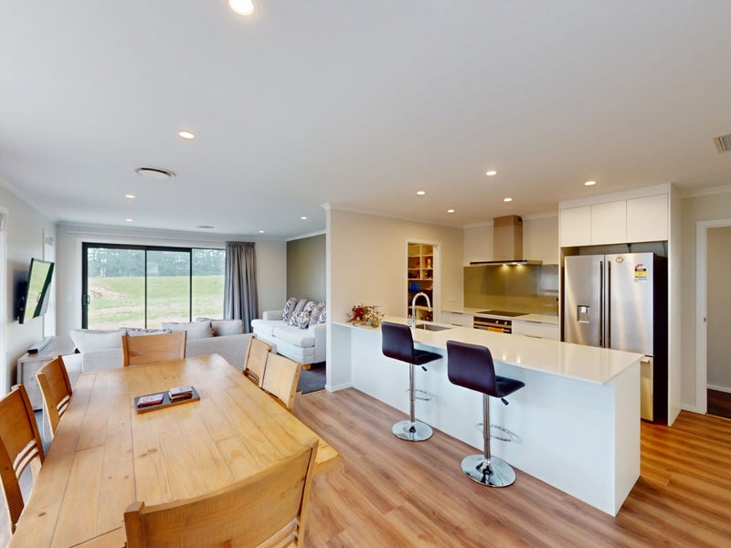 40 Atlantic Drive, Fitzherbert, Palmerston North - Carousel 2