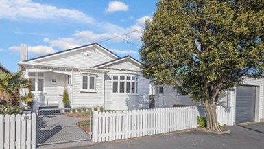 52 Puru Crescent, Lyall Bay, Wellington - Carousel 1