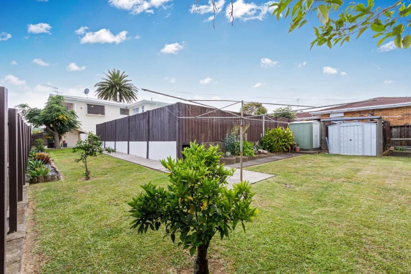 11 Ayr Road, Pakuranga, Auckland - Carousel 2