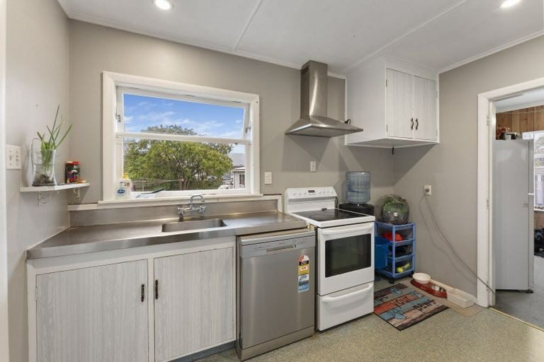 75 Wise Street, Wainuiomata, Lower Hutt - Carousel 2