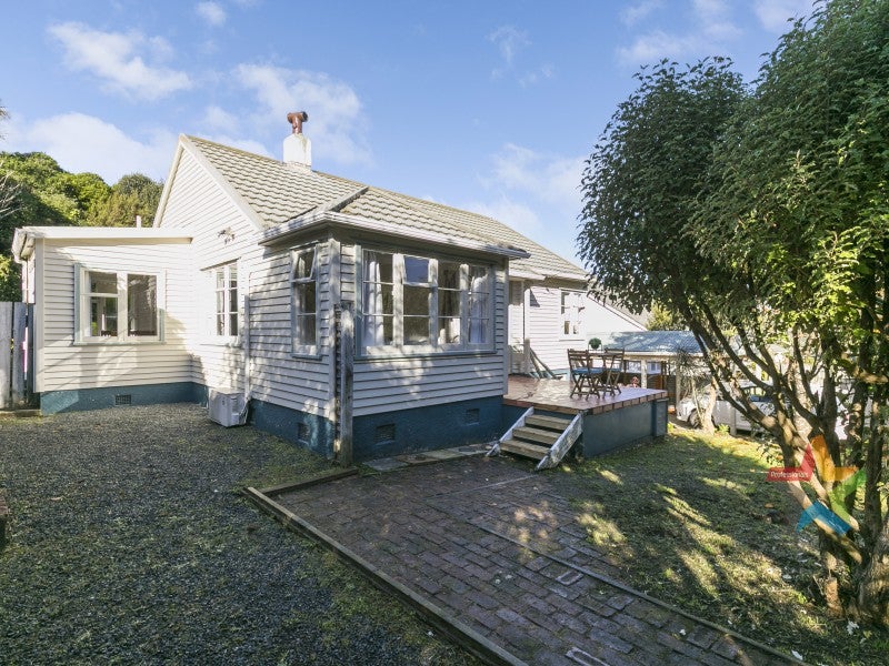 10 Victory Avenue, Karori, Wellington - Carousel 1