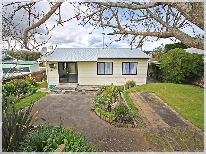 65 Thomas Place, Foxton Beach, Foxton - Carousel 2