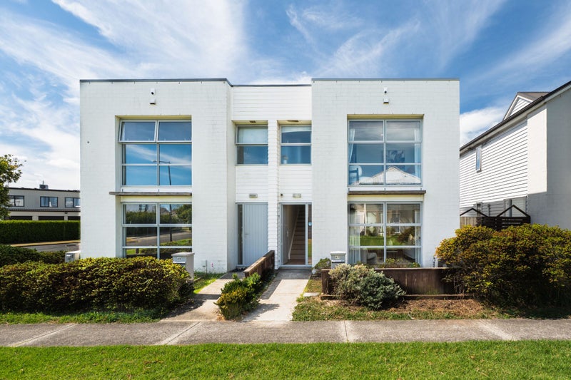 47 Hollowout Street, Takanini, Auckland - Carousel 1