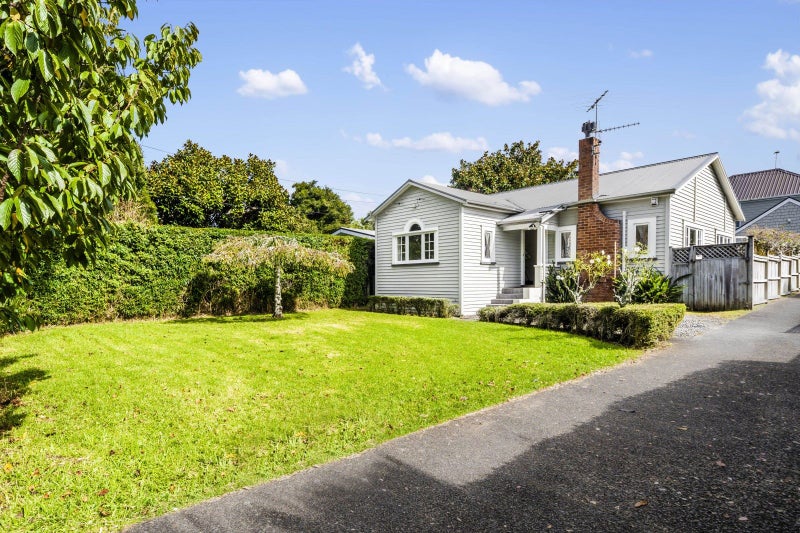 2 Irirangi Road, Greenlane, Auckland - Carousel 16