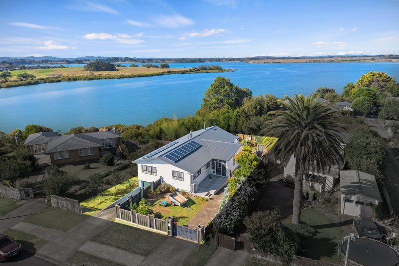 37 Estuary Road, Weymouth, Auckland - Carousel 1