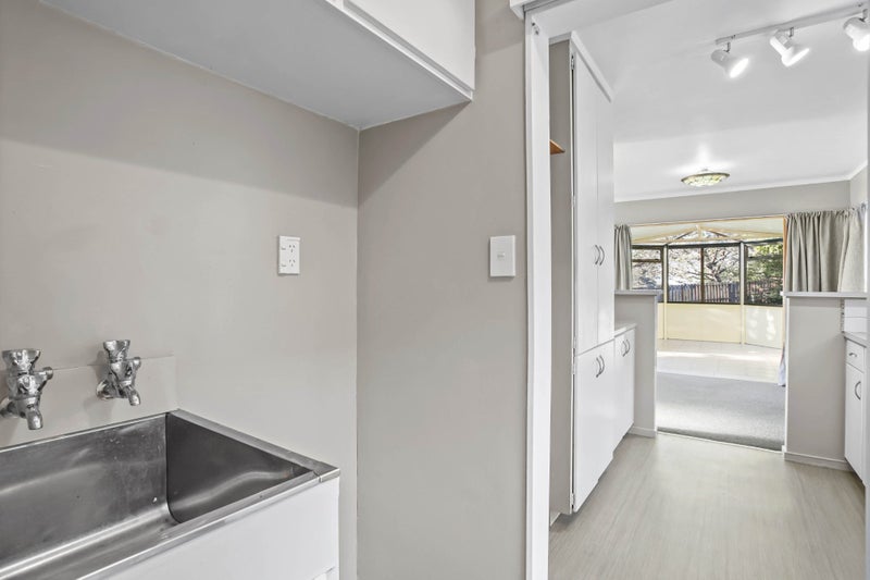 22/24 Eastglen Road, Glen Eden, Auckland - Carousel 24