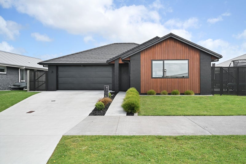 25 Kimbrae Drive, Rototuna North, Hamilton - Carousel 1