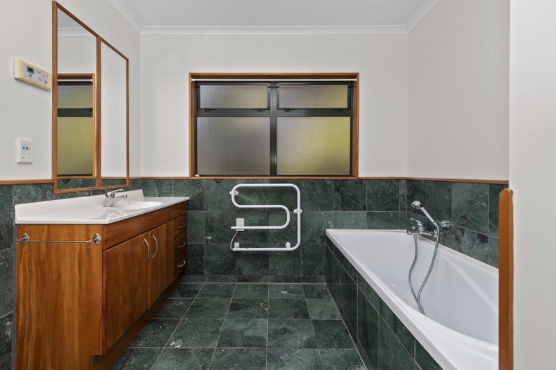 3 Ashmore Court, Huntington, Hamilton - Carousel 19