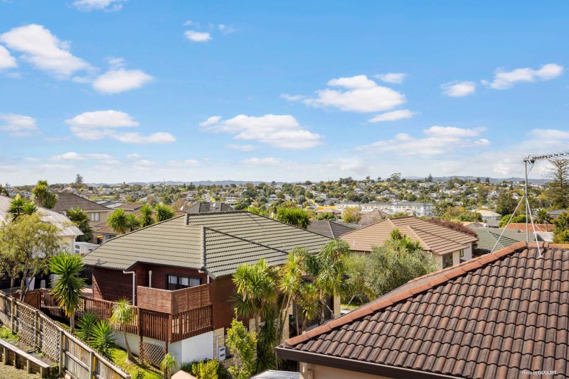 168 Ridge Road, Howick, Auckland - Carousel 1