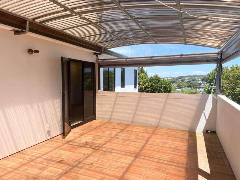 64 Lyons Avenue, Murrays Bay, Auckland - Carousel 11