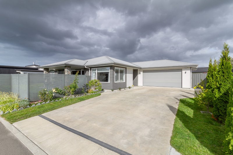 12 Young Place, Taradale, Napier - Carousel 2