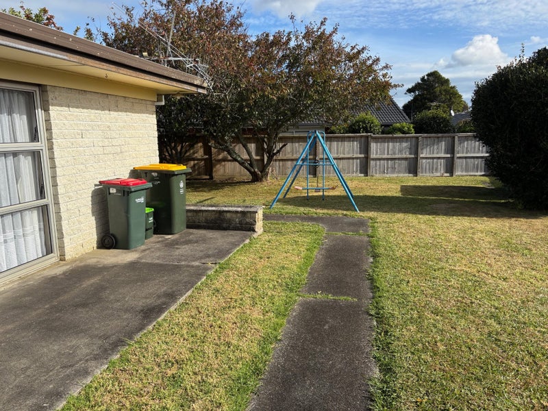 5B Hedge Row, Sunnyhills, Auckland - Carousel 2