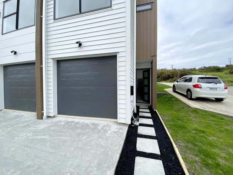 19 Bloom Crescent, Sunnyvale, Auckland - Carousel 2