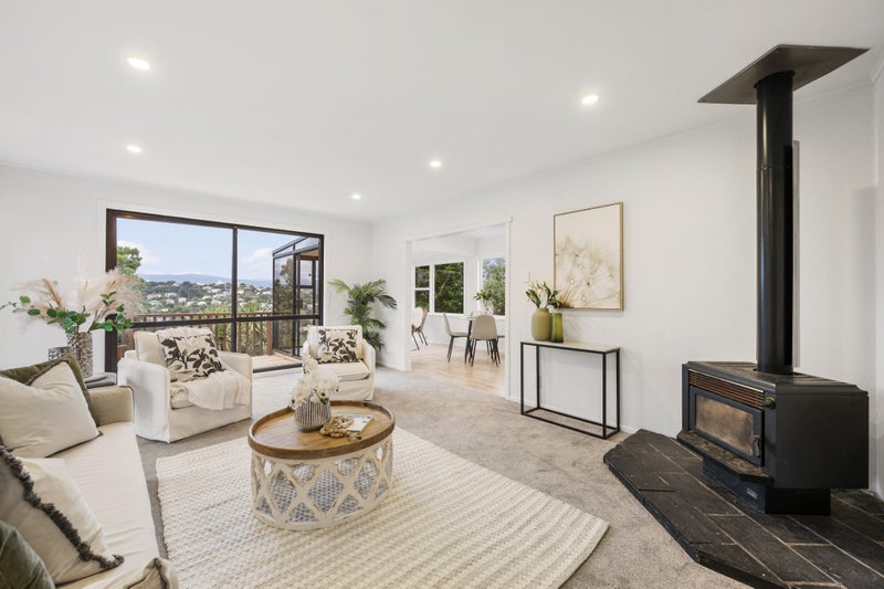 26 Waiwera Crescent, Maupuia, Wellington - Carousel 2