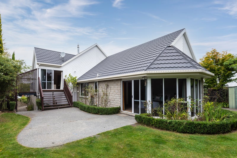 4 Inglewood Place, Avonhead, Christchurch - Carousel 1
